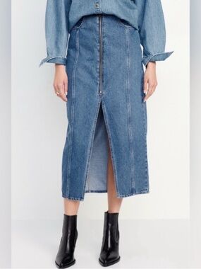NWOT Old Navy Mid-Rise Denim Midi Skirt with Front-Zippered Slit